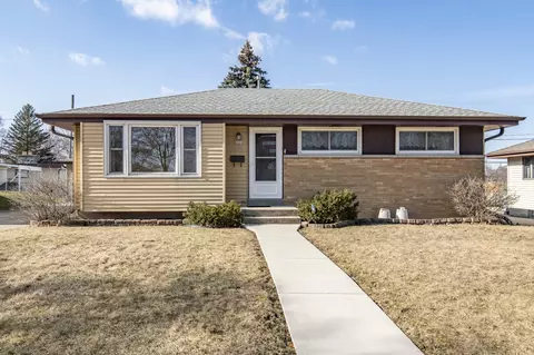 6324 W Kinnickinnic Riv, Milwaukee, WI 53219