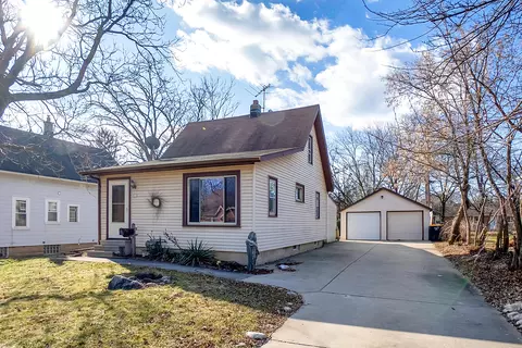 831 S 89th, West Allis, WI 53214