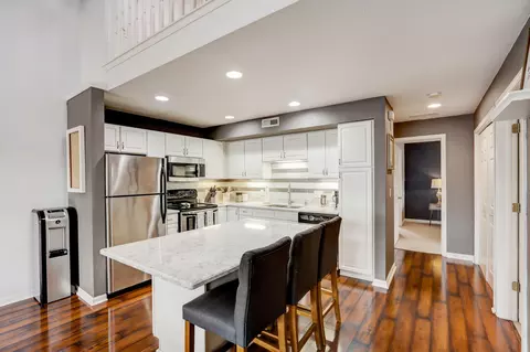 n17w26860 Fieldhack #E, Pewaukee, WI 53072