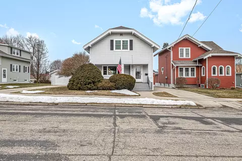 710 Pine, Manitowoc, WI 54220