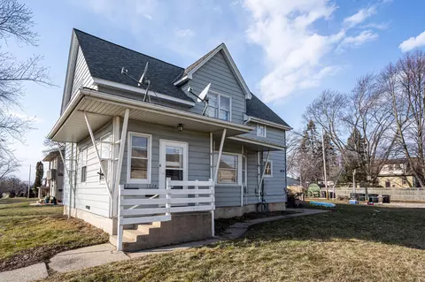 1228 Manistique, South Milwaukee, WI 53172