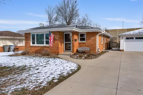 5230 S 18th, Milwaukee, WI 53221