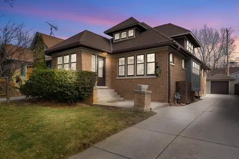 2352 N 61st, Wauwatosa, WI 53213