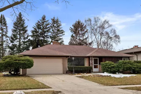 7415 W W Wls, Wauwatosa, WI 53213