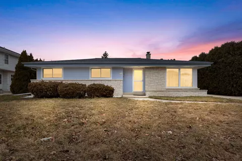 7218 W Tripoli, Milwaukee, WI 53220
