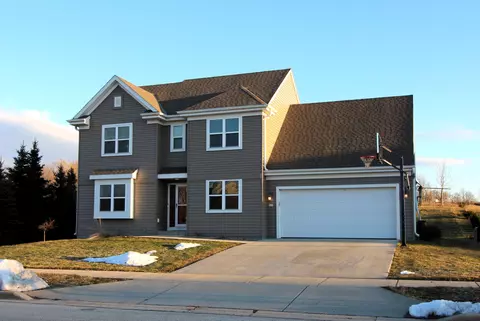323 Brookview, West Bend, WI 53095
