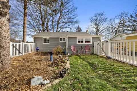 w6707 North Lakeshore Circle, Sugar Creek, WI 53121