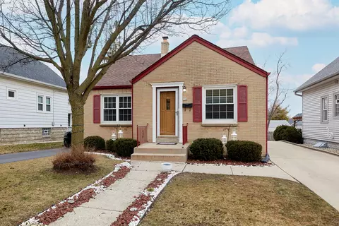 338 E Norwich, Milwaukee, WI 53207