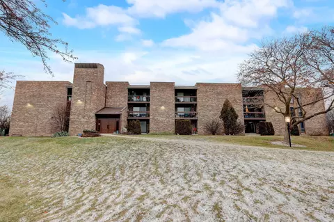 3765 N 88th #308, Milwaukee, WI 53222