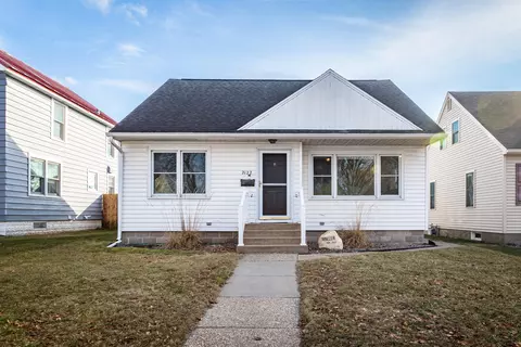 2122 Jackson, La Crosse, WI 54601