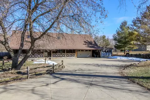 w9368 Us 12, Oakland, WI 53523