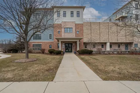 690 Rivershores #508, West Bend, WI 53090