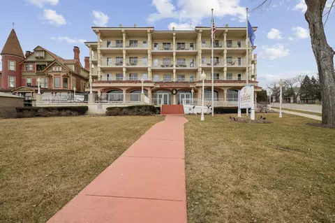 335 Wrigley #409, Lake Geneva, WI 53147