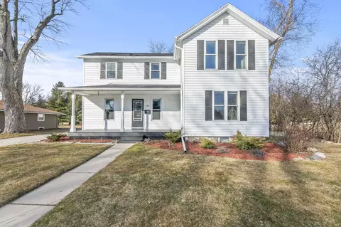 146 S Elm, Oconomowoc, WI 53066