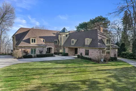 1460 E Bay Pt, Bayside, WI 53217
