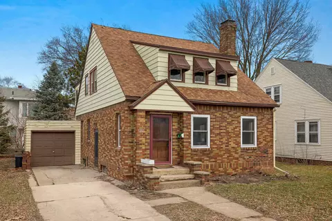1207 Ferry, La Crosse, WI 54601