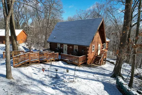 15030 Eagle Rdg, Ferryville, WI 54628