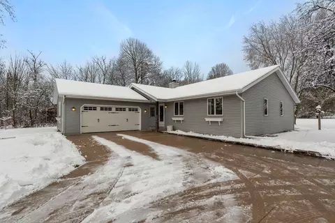 n5607 Cedar Valley Road, Fredonia, WI 53021