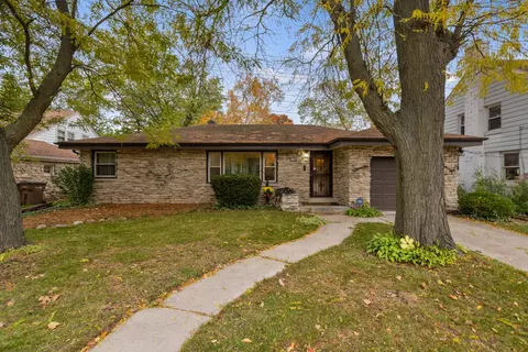 5700 N Dexter, Glendale, WI 53209
