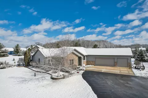 w343n7160 N Pole, Oconomowoc, WI 53066