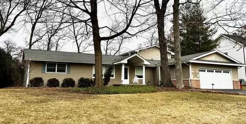 212 Pottawatomi, Fontana, WI 53125