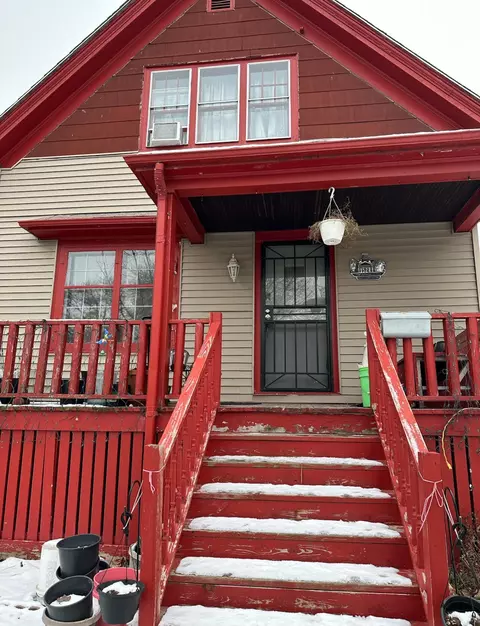 1528 S Comstock, Milwaukee, WI 53204