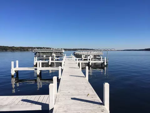 4222 Robbins, Delavan, WI 53115