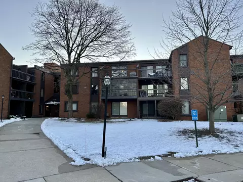 4215 N 100th #224, Milwaukee, WI 53222