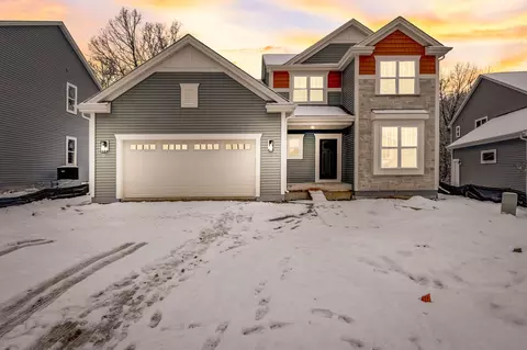 313 Paradise, Hartland, WI 53029