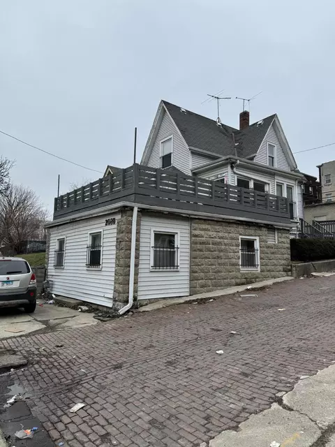 2028 W Michigan #2030, Milwaukee, WI 53233