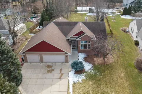 3315 W Skamra, Franklin, WI 53132