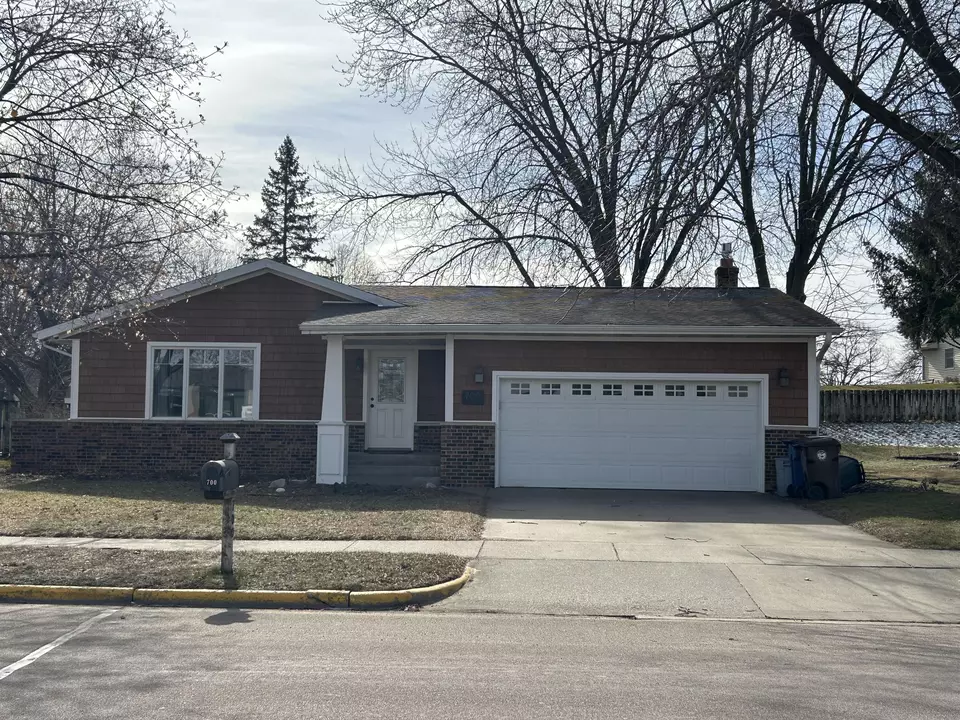 700 Quincy, Onalaska, WI 54650 1 photo Movoto