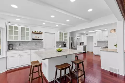 5410 W Elmhurst, Mequon, WI 53092