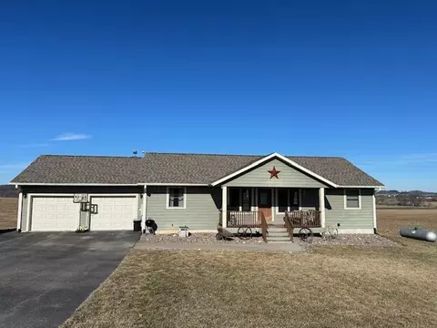 w13982 Hillcrest Road, Preston, WI 54616