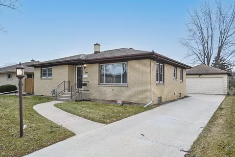 809 Saxony, Racine, WI 53402