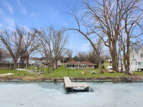 w1492 South Shore Drive, Palmyra, WI 53156