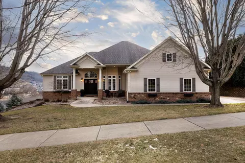 1874 Wood Run, Onalaska, WI 54650