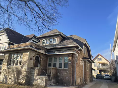 2214 W Keefe #2216, Milwaukee, WI 53206