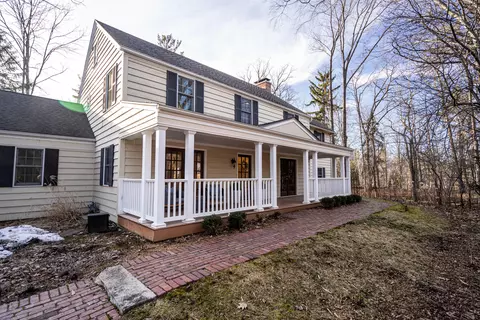 808 E Donges, Bayside, WI 53217