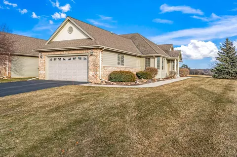 114 Eagles Cv, North Prairie, WI 53153