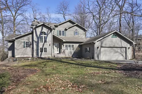 407 Deerpath W, Fontana, WI 53125