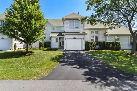 1777 Woodland #12-35, Geneva, WI 53147