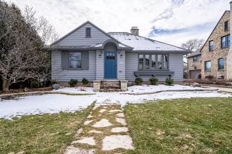 6421 Betsy Ross, Wauwatosa, WI 53213
