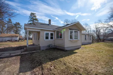 2614 Park, Twin Lakes, WI 53181