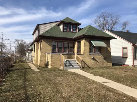 4823 N 24th #23A, Milwaukee, WI 53209