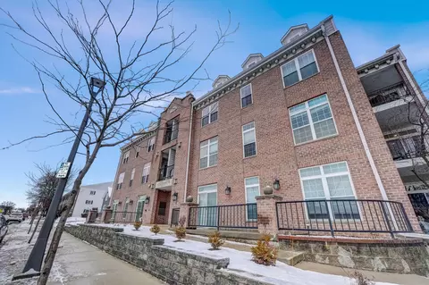 7224 W State #1A, Wauwatosa, WI 53213