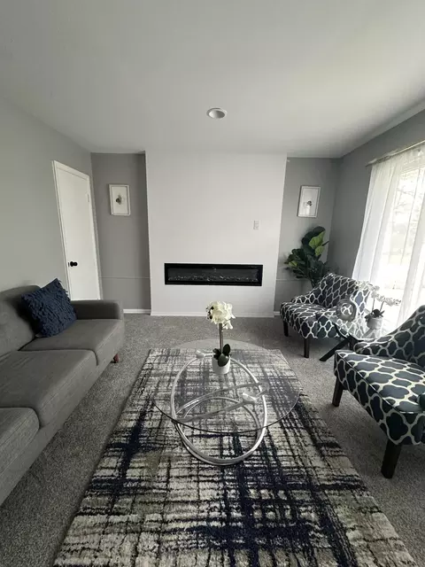 10945 W Jeffrey, Milwaukee, WI 53225
