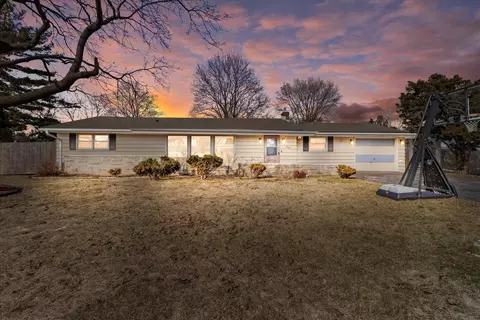 14306 W Gatewood, New Berlin, WI 53151