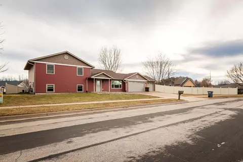 812 Case, Holmen, WI 54636