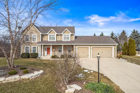 5855 S Timber Rdg, New Berlin, WI 53151